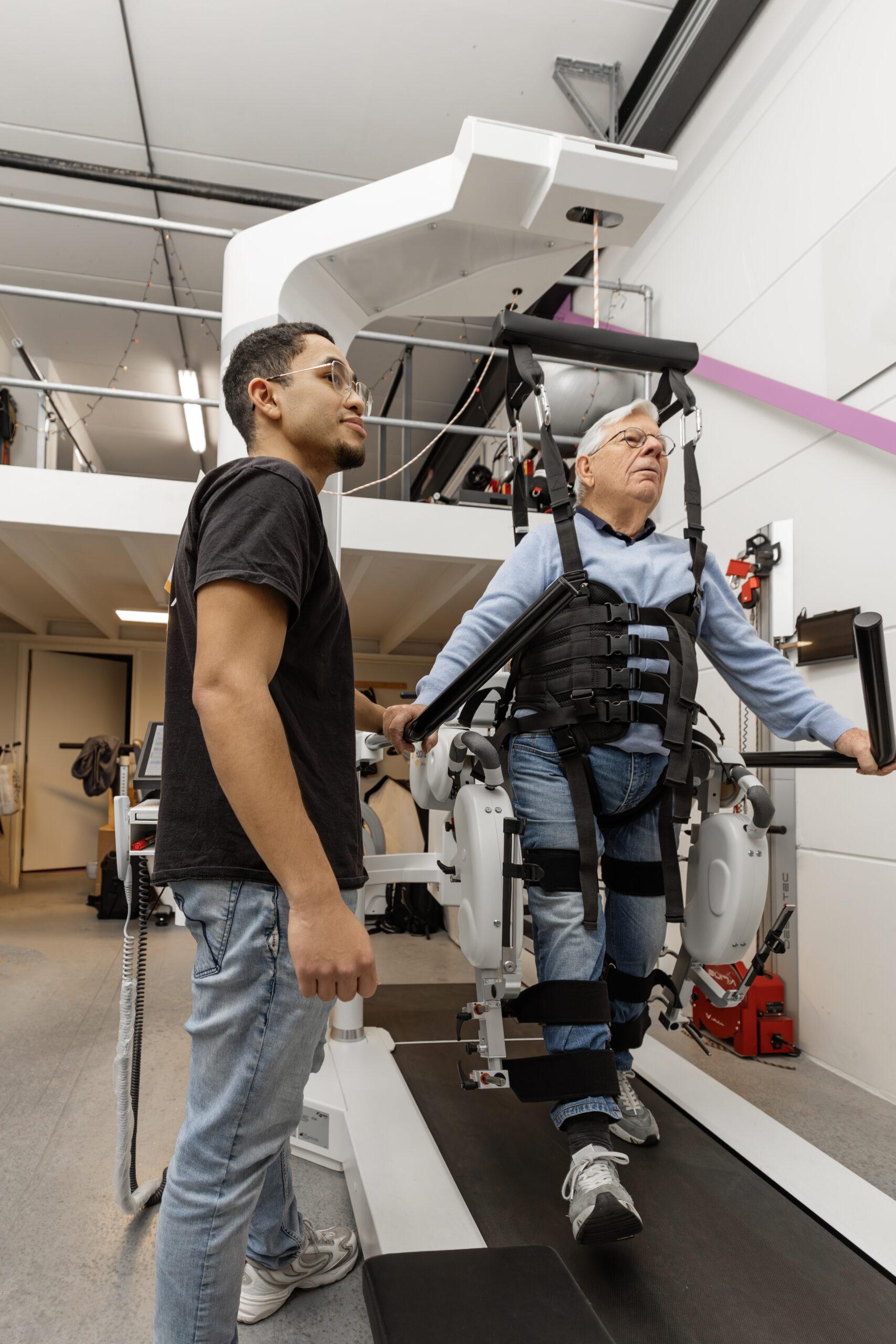 Patiënt tijdens een begeleide Lokomat training